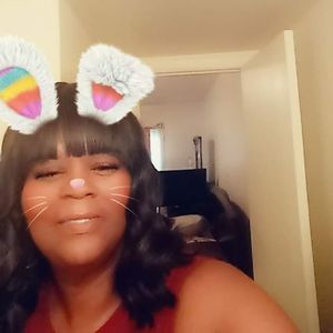 Meet your Posher, Debora